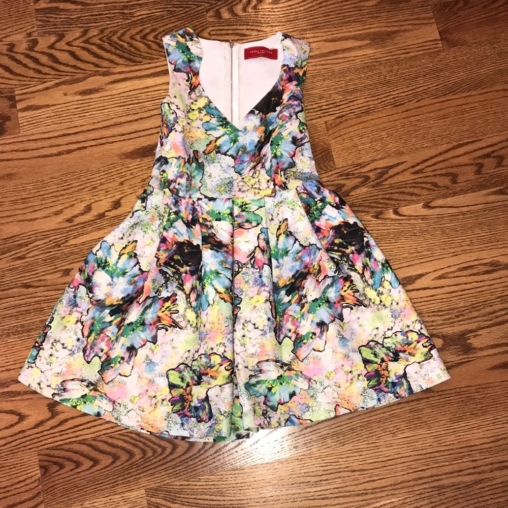 Boutique patterned dress in excellent condition.